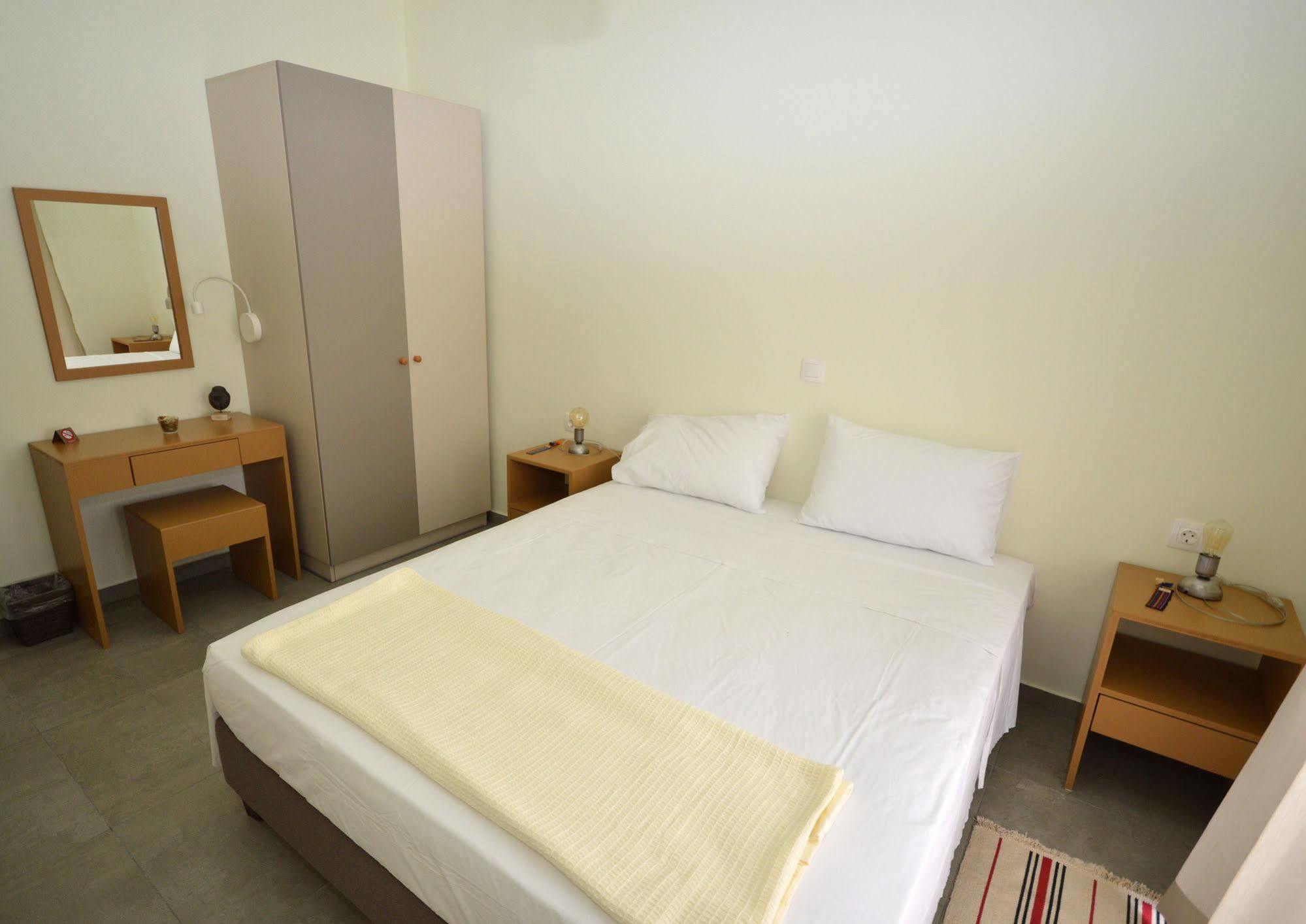 Aegina Bed & Culture Apartment Ngoại thất bức ảnh